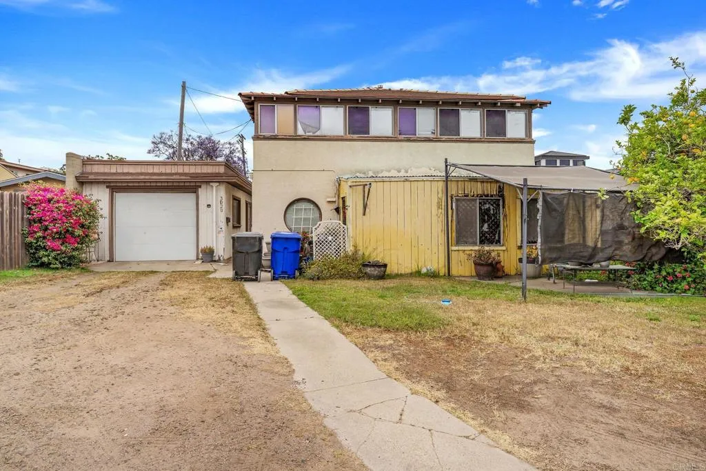 3018 Nimitz Boulevard San Diego, CA 92106 - Photo 10 of 18 a front view of house with garage