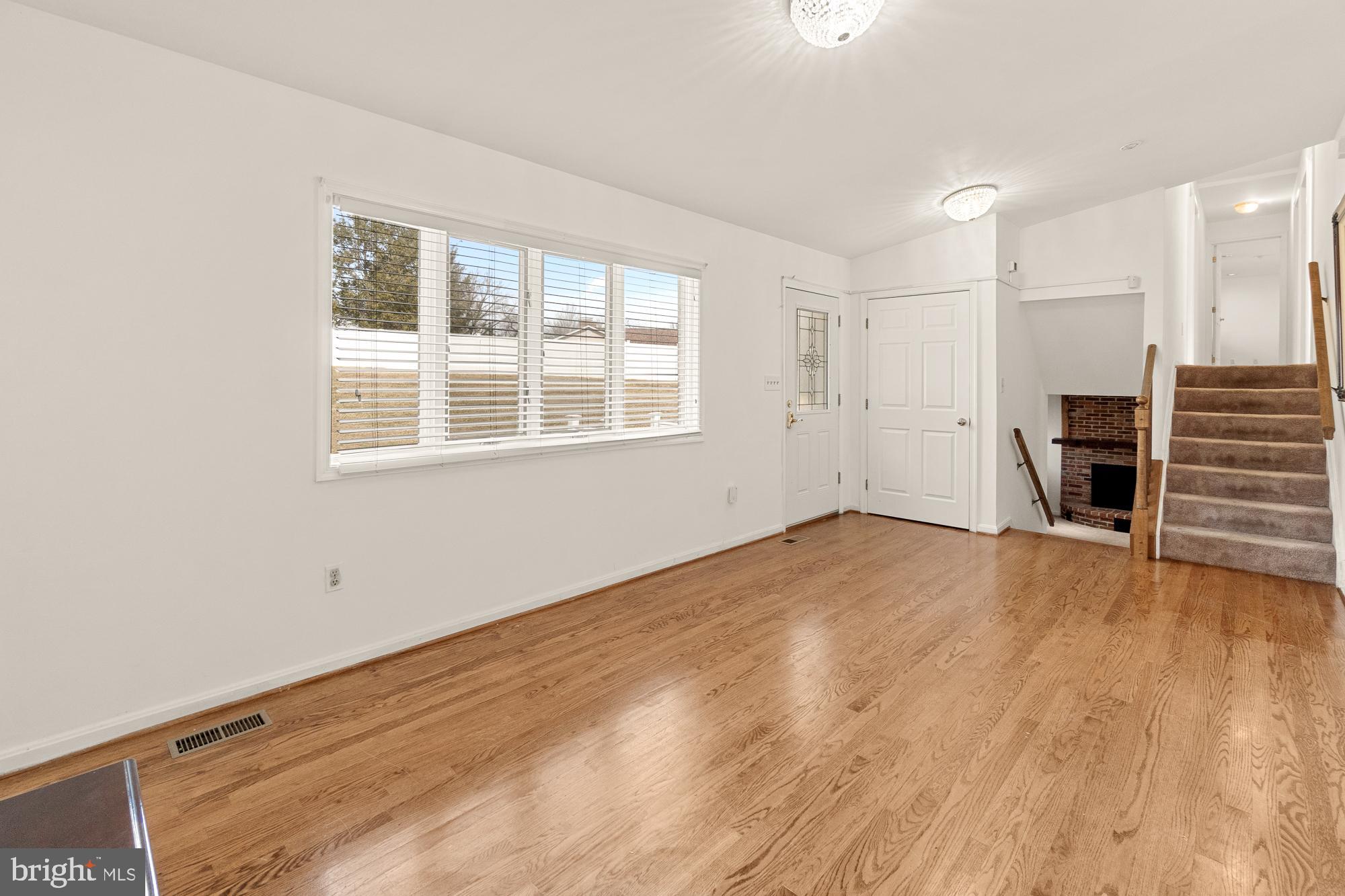 16539 Old Frederick Road Mount Airy, MD 21771 - Photo 7 of 53 Gallery Image 7