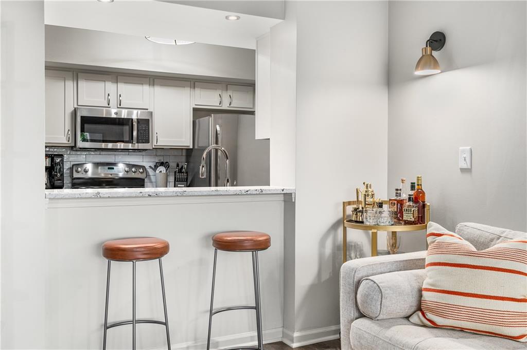 275 13th Street Northeast, Unit 210 Atlanta, GA 30309 - Photo 5 of 38