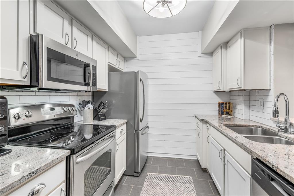 275 13th Street Northeast, Unit 210 Atlanta, GA 30309 - Photo 8 of 38