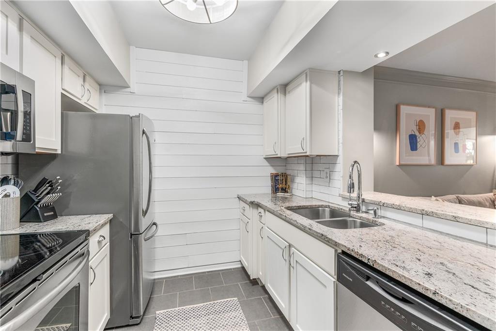 275 13th Street Northeast, Unit 210 Atlanta, GA 30309 - Photo 9 of 38