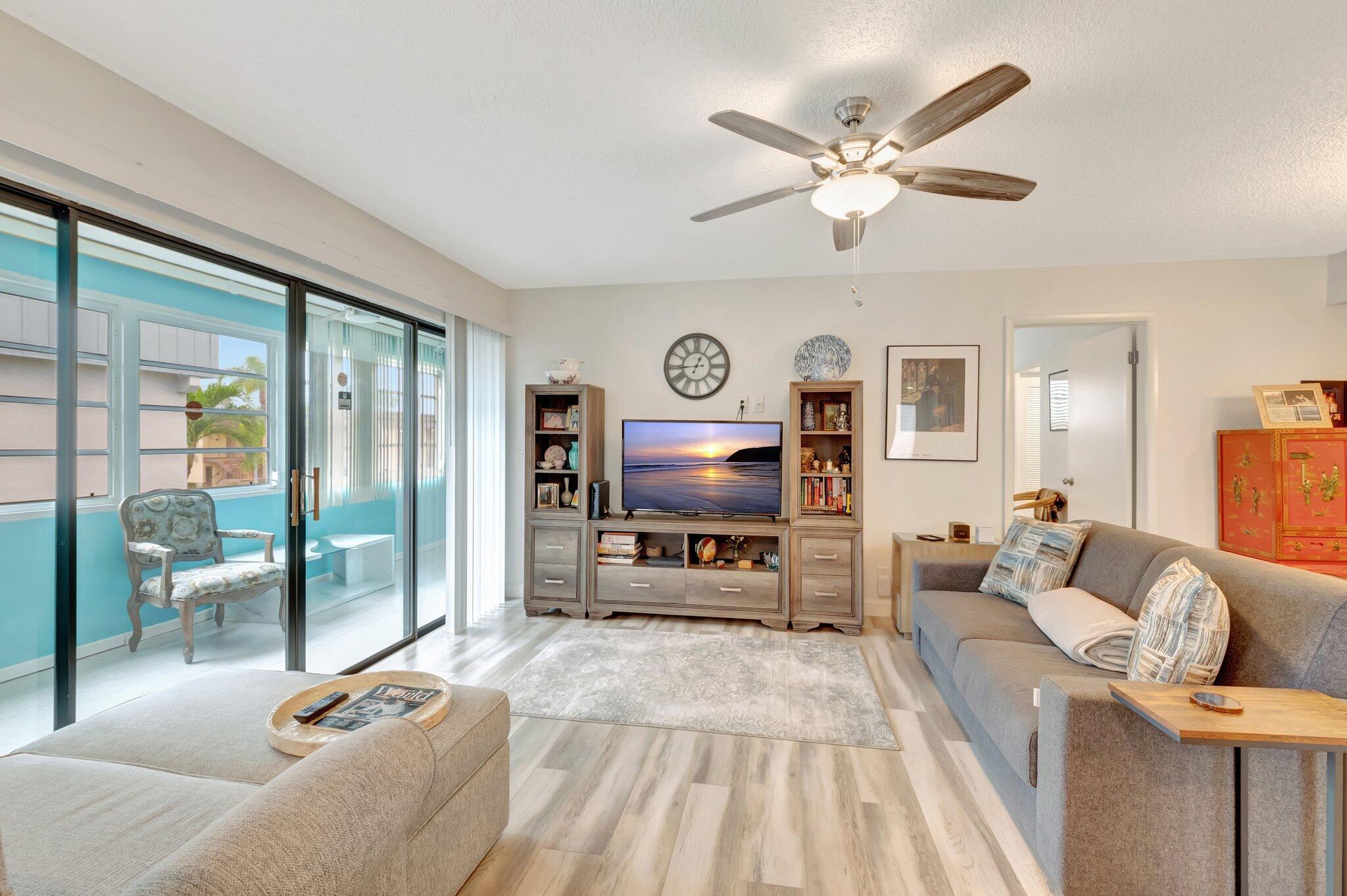 279 Capri F Delray Beach, FL 33484 - Photo 18 of 57 18-web-or-mls-DSC_4420