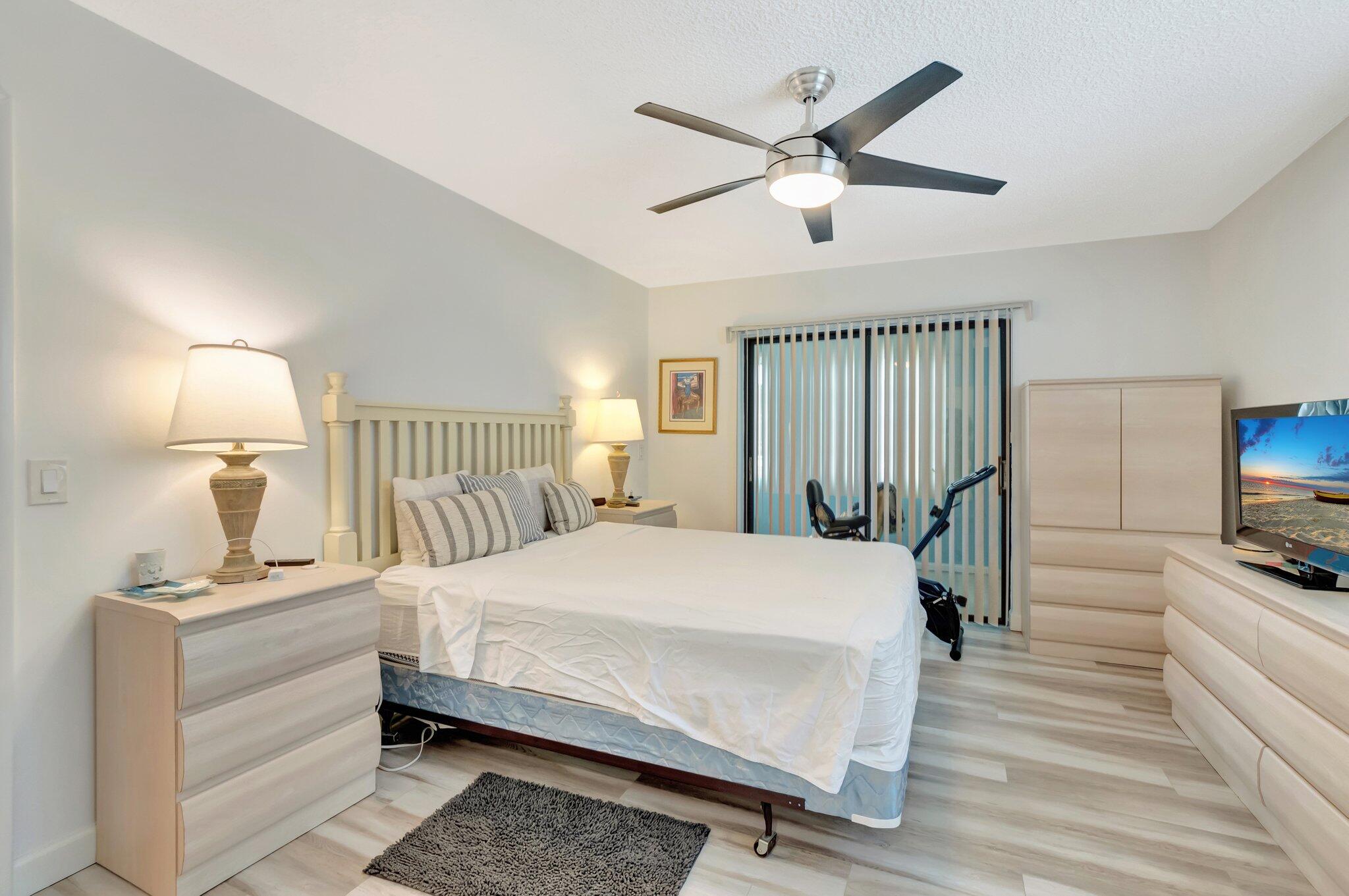 279 Capri F Delray Beach, FL 33484 - Photo 19 of 57 19-web-or-mls-DSC_4425
