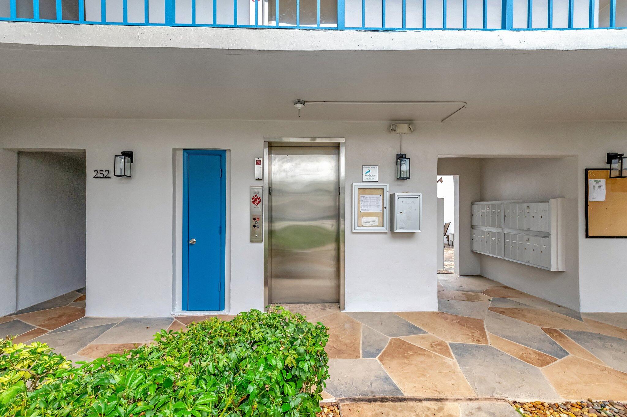 279 Capri F Delray Beach, FL 33484 - Photo 2 of 57 2-web-or-mls-DSC_4340