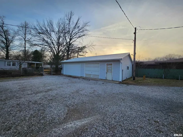 $225,000 | 14625 Highway 15, Mount Vernon, IL 62864