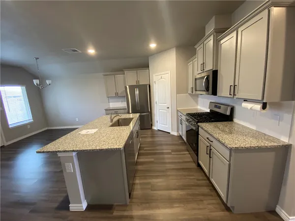 $2,500 | 2613 Excelsior Boulevard, Corpus Christi, TX 78415