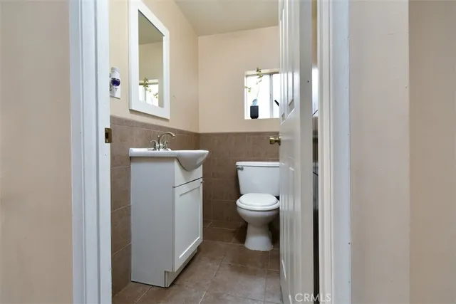 $940,000 | 1121 North Frederic Street, Burbank, CA 91505