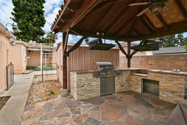 $940,000 | 1121 North Frederic Street, Burbank, CA 91505