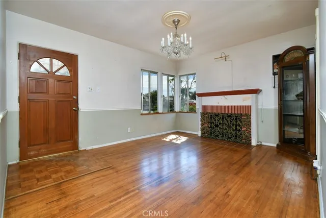 $940,000 | 1121 North Frederic Street, Burbank, CA 91505