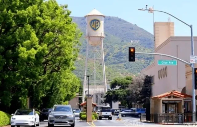 $940,000 | 1121 North Frederic Street, Burbank, CA 91505