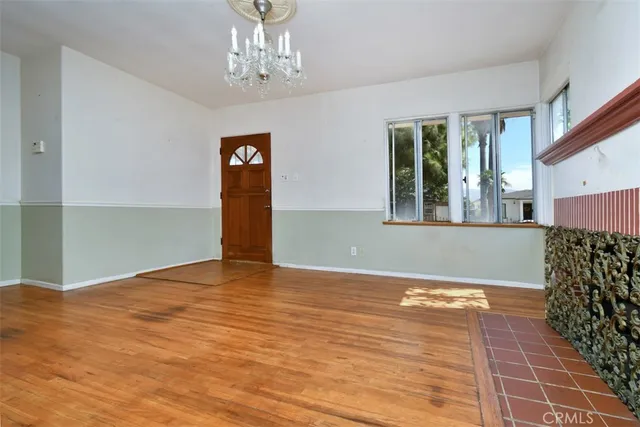 $940,000 | 1121 North Frederic Street, Burbank, CA 91505