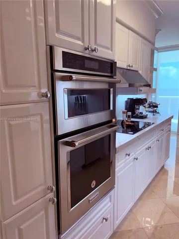 $8,000 | 4779 Collins Avenue, Unit 2302, Miami Beach, FL 33140