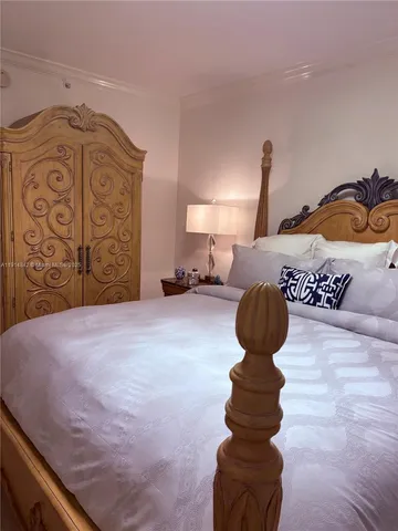 $8,000 | 4779 Collins Avenue, Unit 2302, Miami Beach, FL 33140