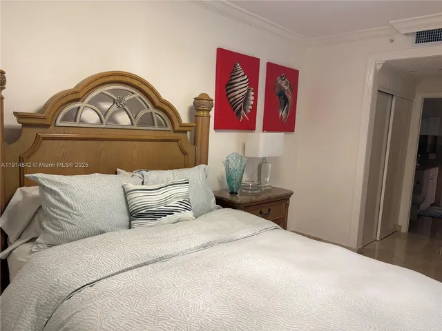 $8,000 | 4779 Collins Avenue, Unit 2302, Miami Beach, FL 33140