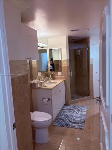 $8,000 | 4779 Collins Avenue, Unit 2302, Miami Beach, FL 33140