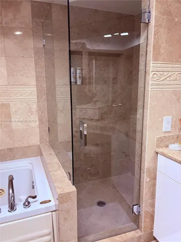 $8,000 | 4779 Collins Avenue, Unit 2302, Miami Beach, FL 33140