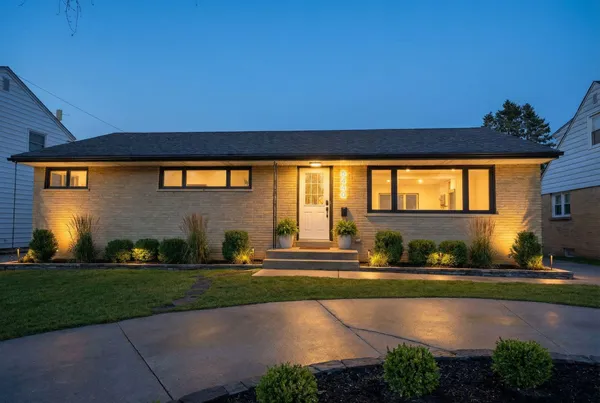 $384,900 | 5440 North Navajo Avenue, Glendale, WI 53217