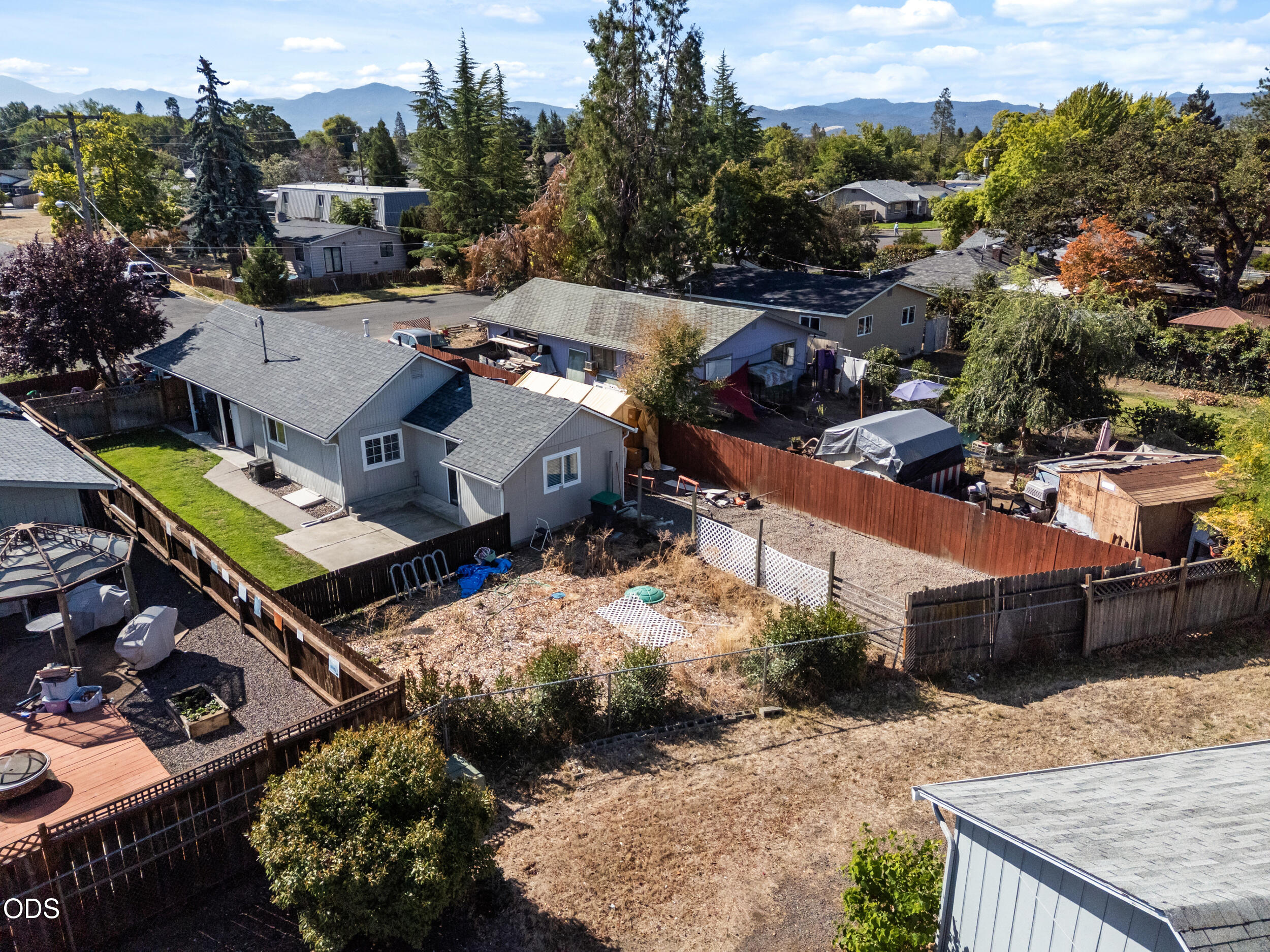 761 Hazel Street Central Point, OR 97502 - Photo 24 of 31 Gallery Image 24