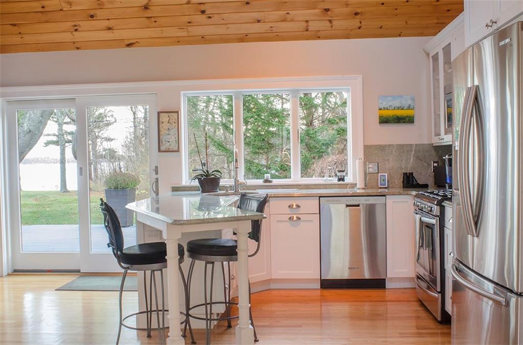 327 Lower Flying Point Road, Unit 2 Freeport, ME 04032 - Photo 3 of 27 Photo