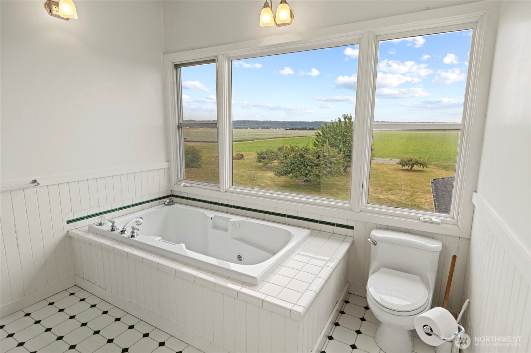 14142 Laconner Whitney Road La Conner, WA 98257 - Photo 34 of 40