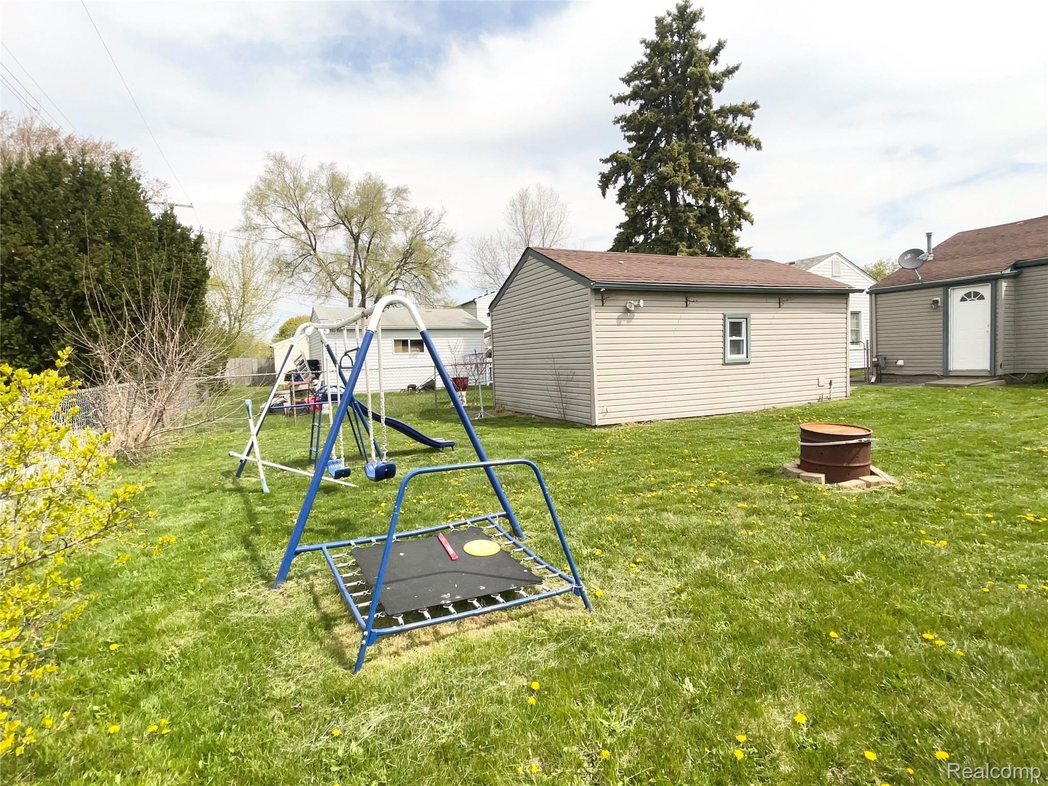 25121 Hayes Road Warren, MI 48089 - Photo 14 of 17 tempImageSLly9O.jpg