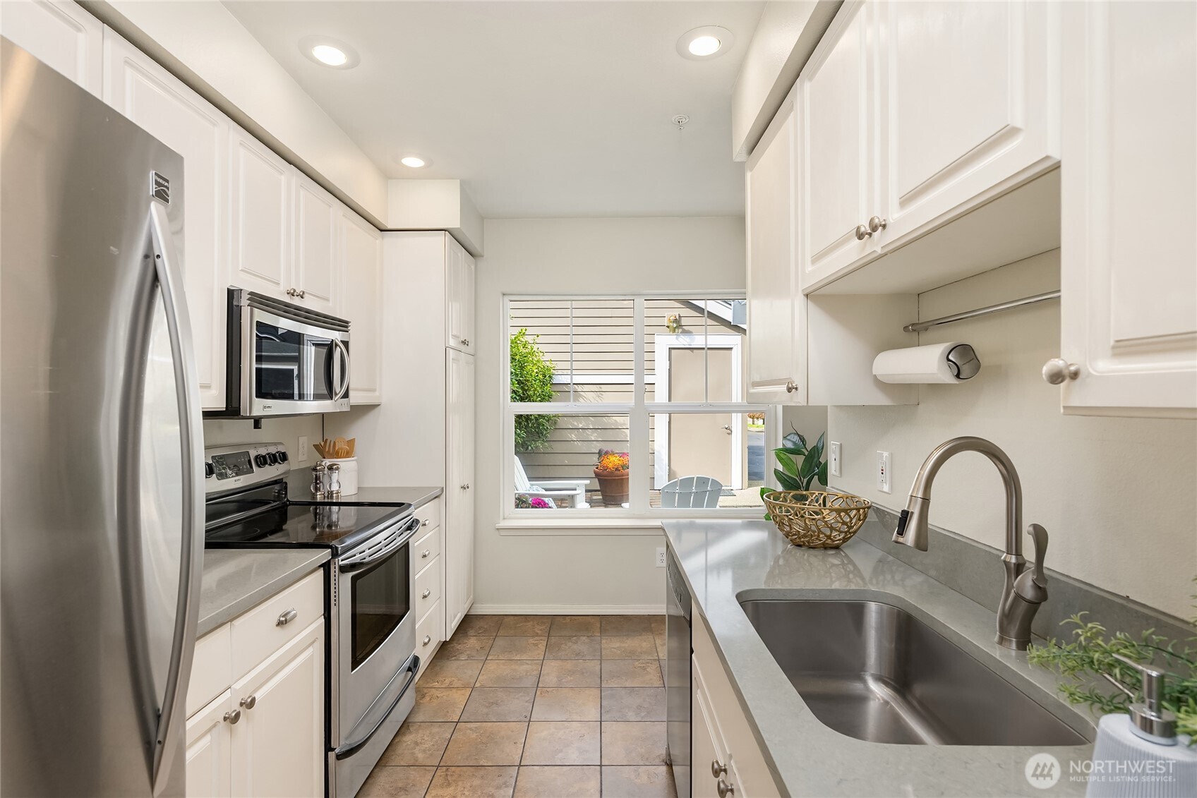 1230 Weaver Road Northwest, Unit C5 Bainbridge Island, WA 98110 - Photo 16 of 33 Gallery Image 16