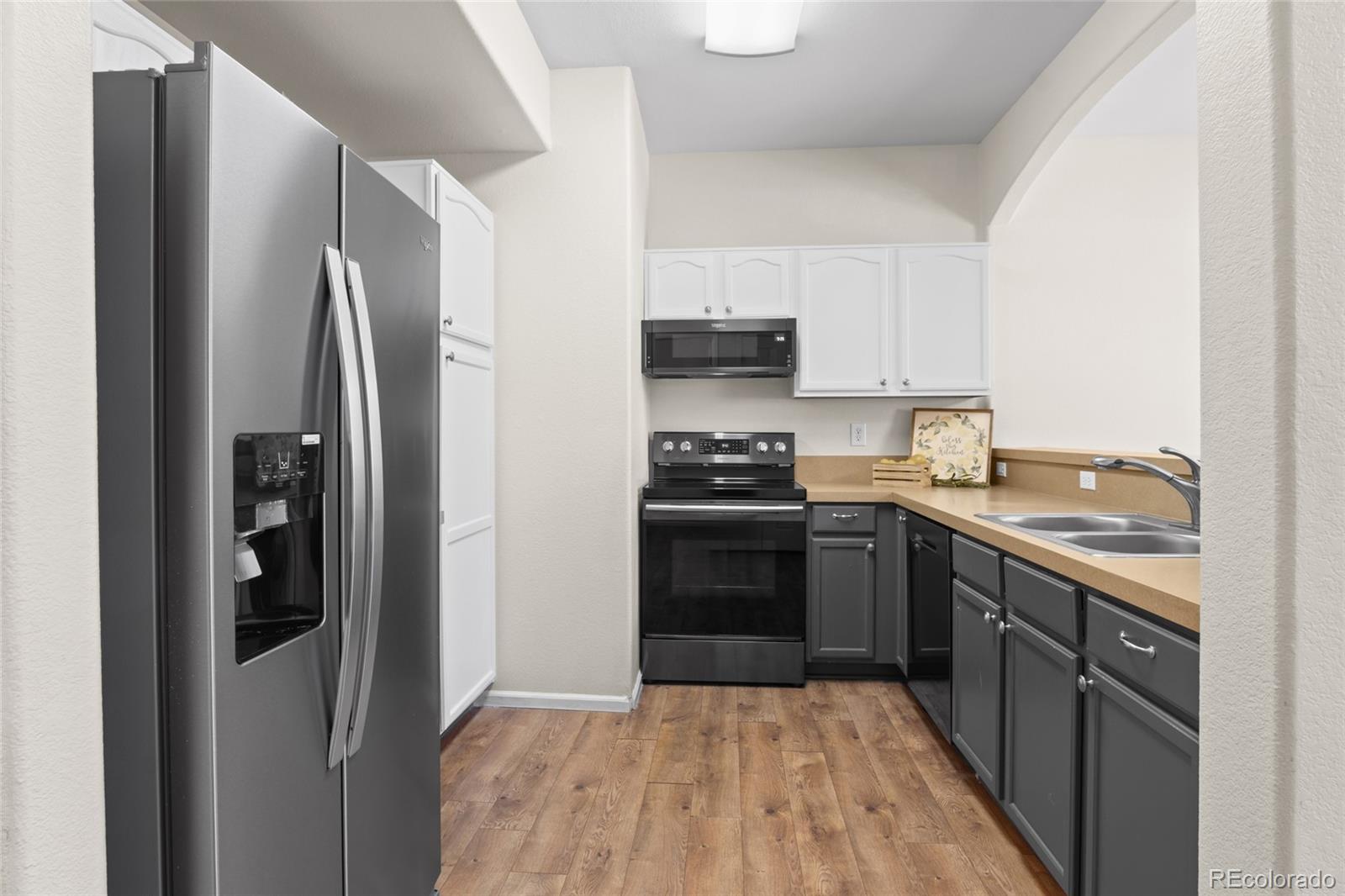 1435 South Chambers Road, Unit 102 Aurora, CO 80017 - Photo 11 of 38