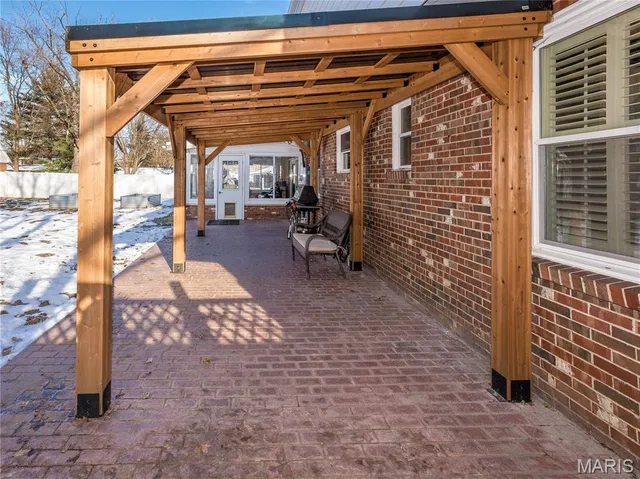 $315,000 | 33 Hemlock Drive, Belleville, IL 62221