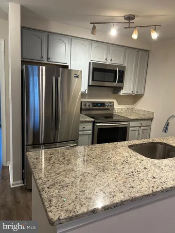 $2,100 | 13513 Orchard Drive, Unit 3513, Clifton, VA 20124