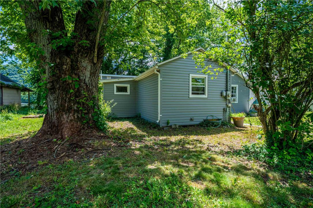44 Island Road Mount Bethel, PA 18343 - Photo 7 of 60
