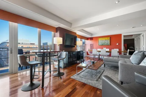$2,290,000 | 2 Battery Wharf, Unit 2504, Boston, MA 02109