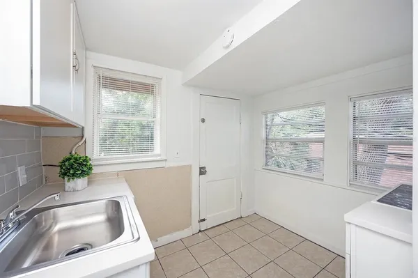$1,750 | 1701 14th Avenue South, Unit B, St. Petersburg, FL 33712
