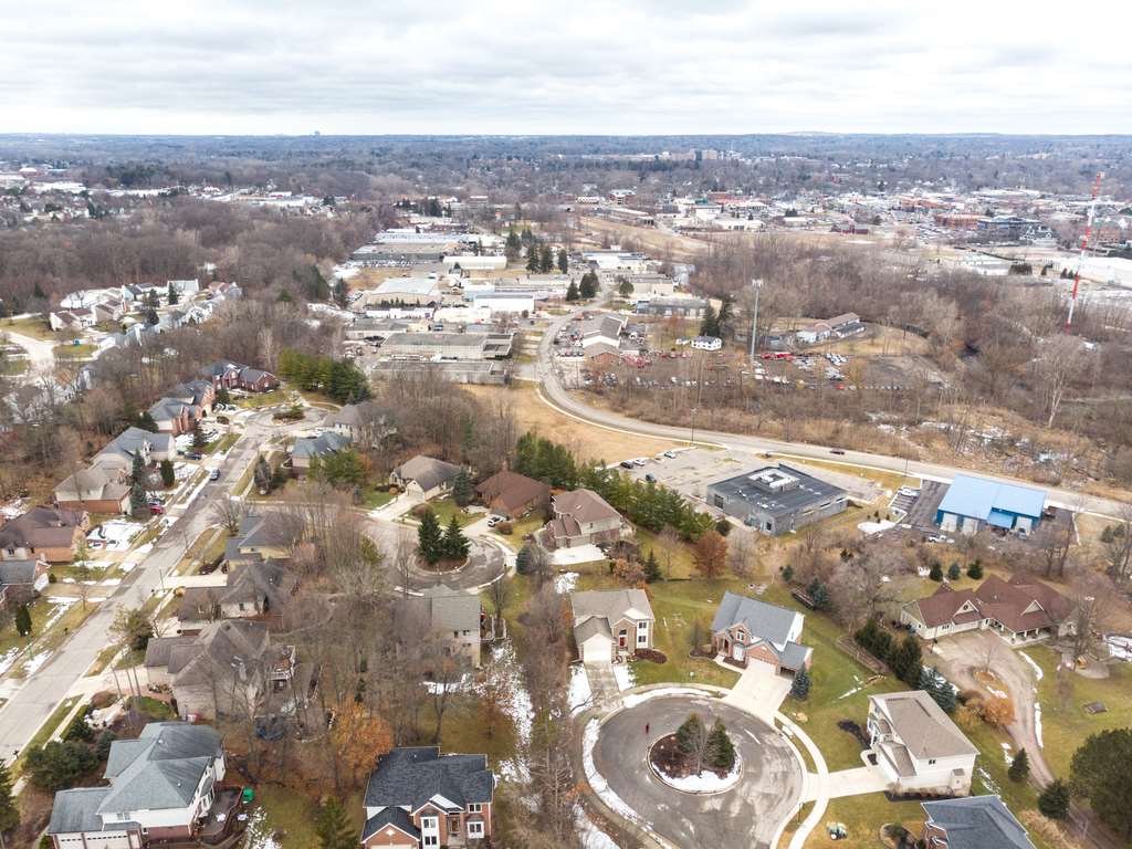 131 Spruce Lane Rochester, MI 48307 - Photo 42 of 47 Aerial 2