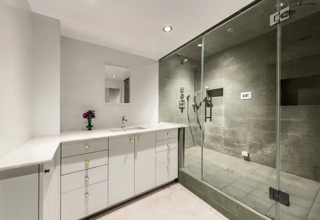 $2,500,000 | 377 West 11th Street, Unit 3G | West Village