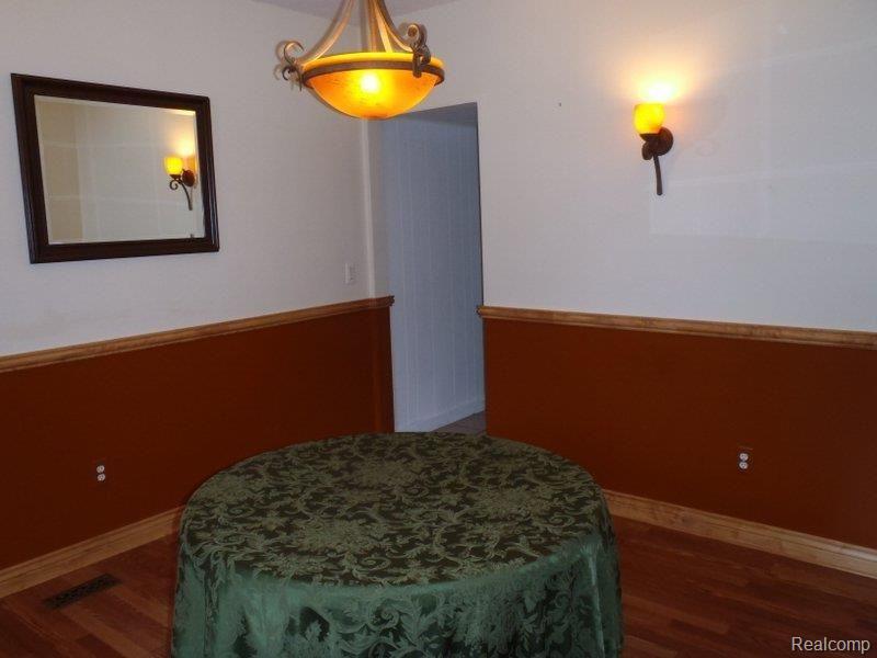 5061 Young Road Jackson, MI 49201 - Photo 8 of 10 Dining Room (2).JPG