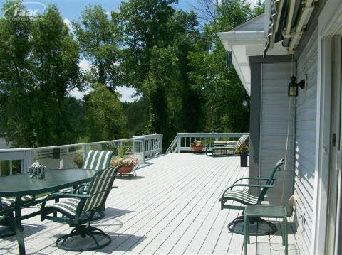 1045 Petts Road Fenton, MI 48430 - Photo 35 of 38 20279319-34.JPG