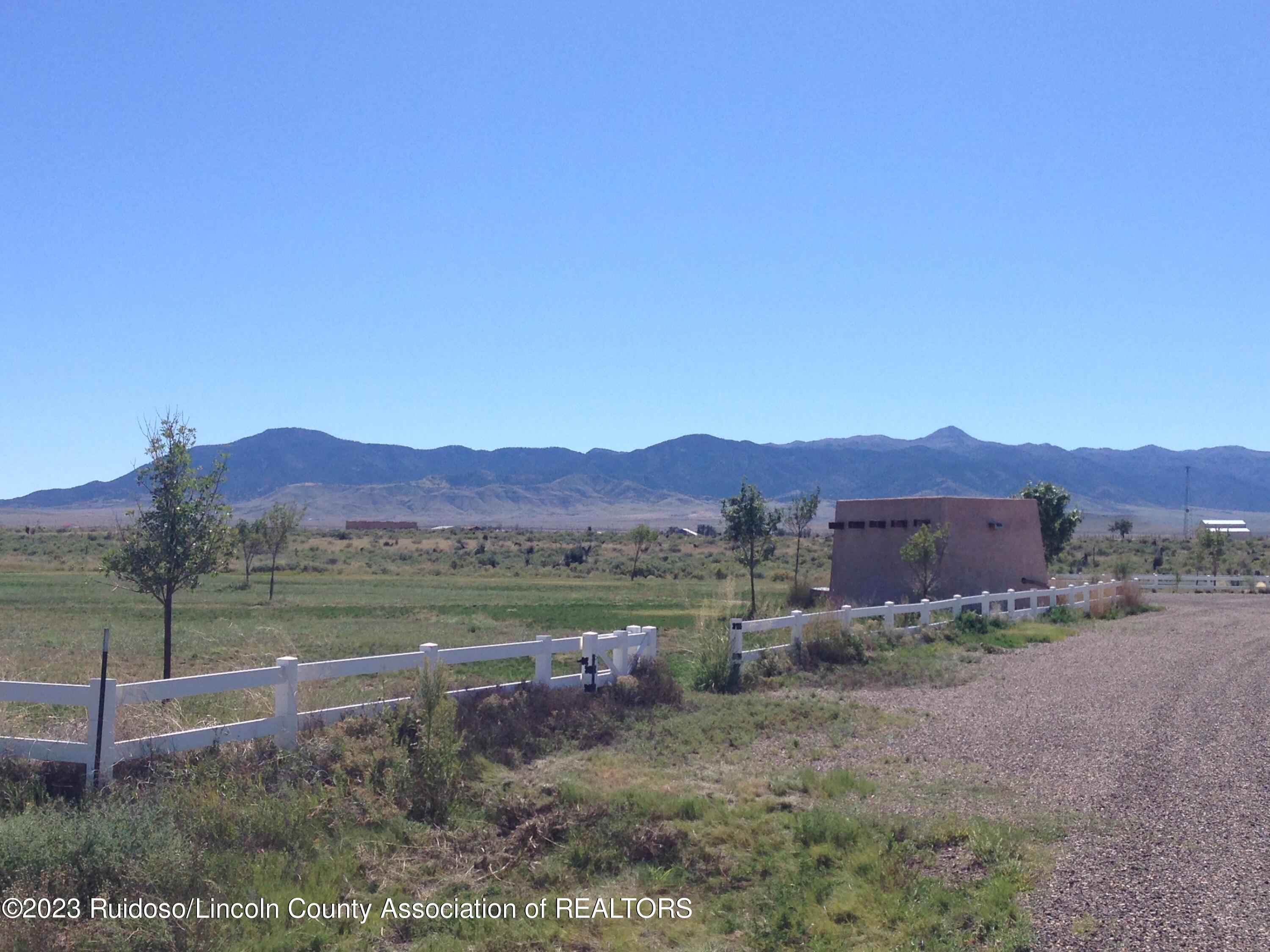 218 Calico Road Carrizozo, NM 88301 - Photo 10 of 20 Gallery Image 10