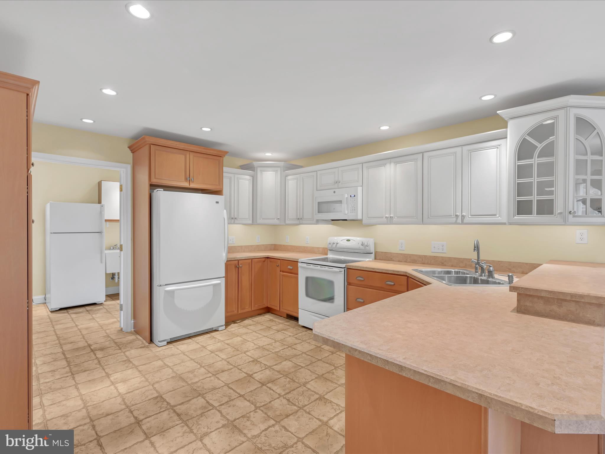 81 West Roseville Road Lancaster, PA 17601 - Photo 13 of 38 Kitchen to Laundry