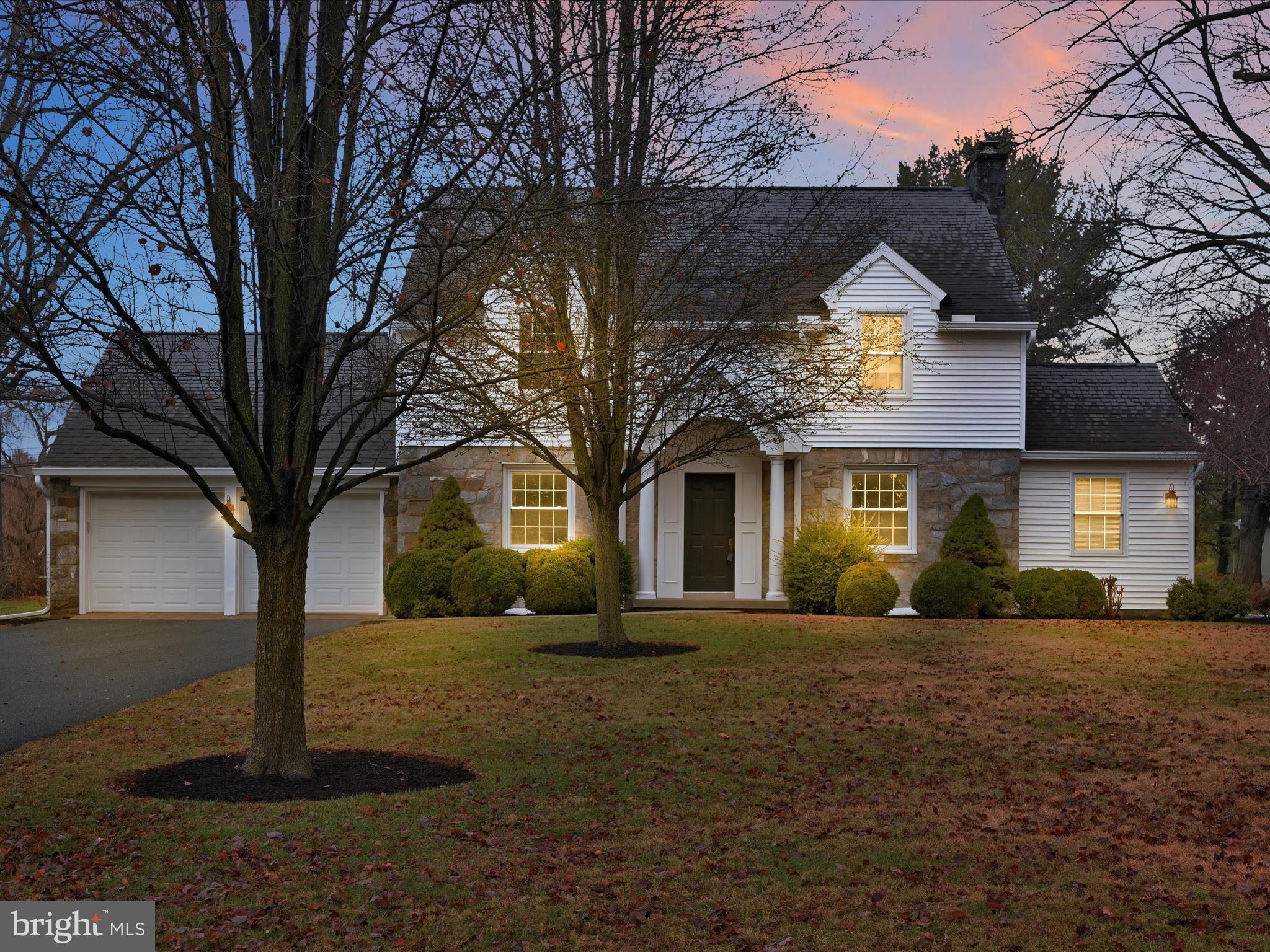 81 West Roseville Road Lancaster, PA 17601 - Photo 5 of 38 Front Twilight