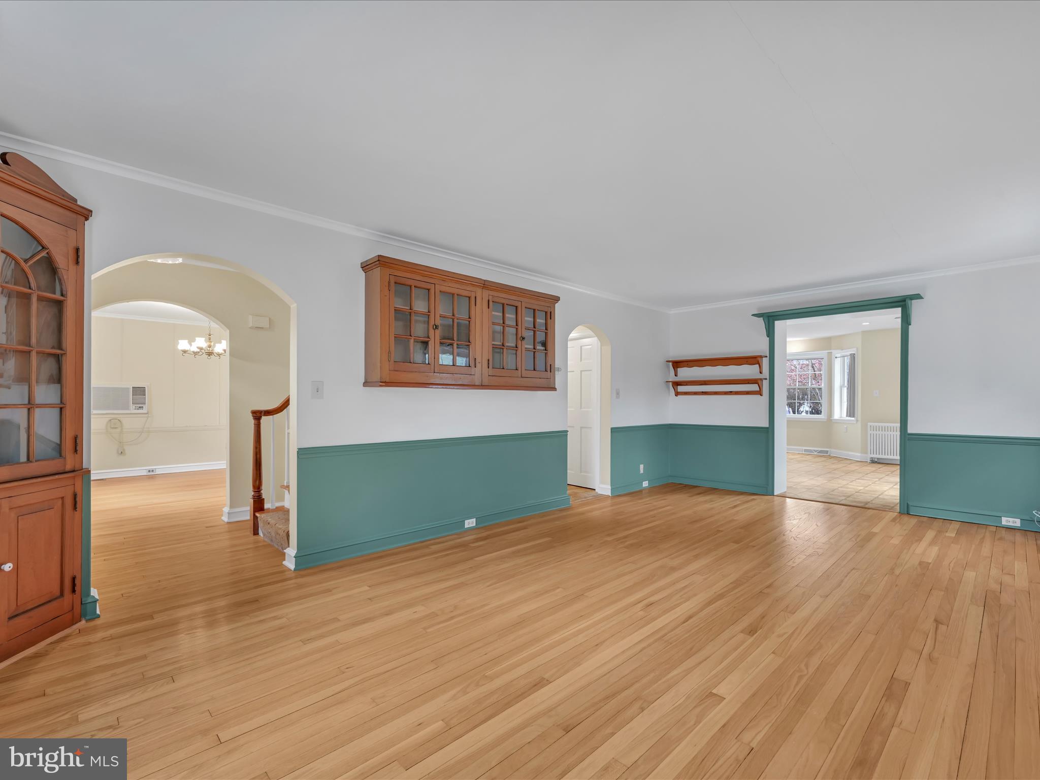 81 West Roseville Road Lancaster, PA 17601 - Photo 8 of 38 Living Room