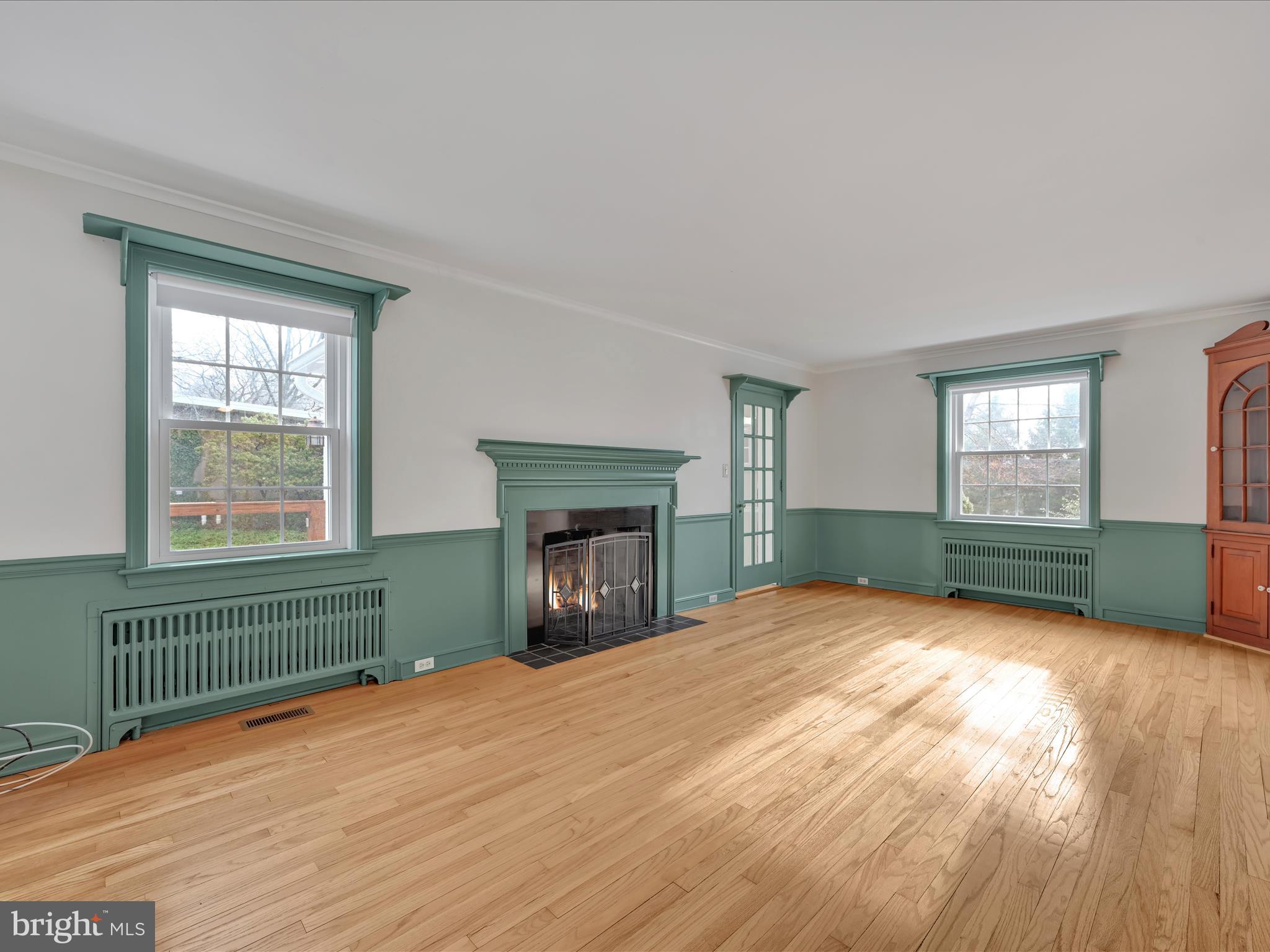 81 West Roseville Road Lancaster, PA 17601 - Photo 9 of 38 Living Room