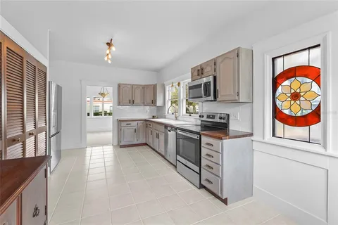 $749,000 | 1550 3rd Avenue West, Bradenton, FL 34205
