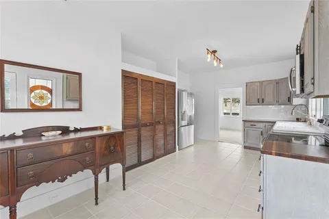 $699,000 | 1550 3rd Avenue West, Bradenton, FL 34205