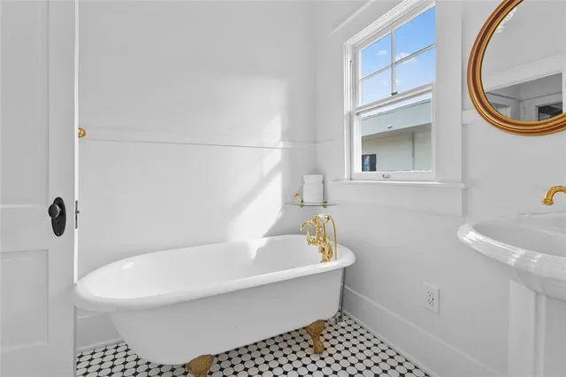 $799,000 | 1550 3rd Avenue West, Bradenton, FL 34205