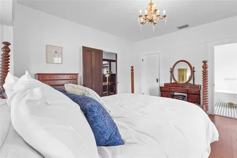 $749,000 | 1550 3rd Avenue West, Bradenton, FL 34205