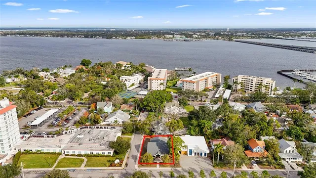 $799,000 | 1550 3rd Avenue West, Bradenton, FL 34205