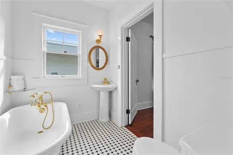 $699,000 | 1550 3rd Avenue West, Bradenton, FL 34205