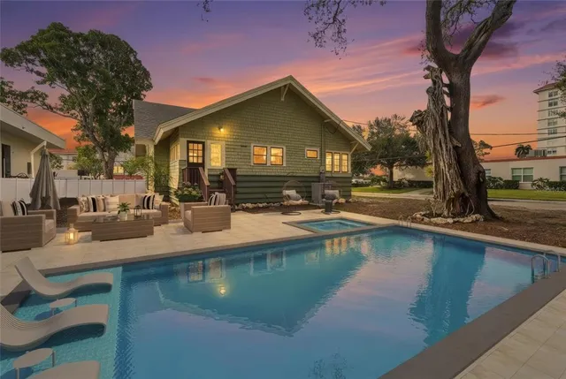 $799,000 | 1550 3rd Avenue West, Bradenton, FL 34205