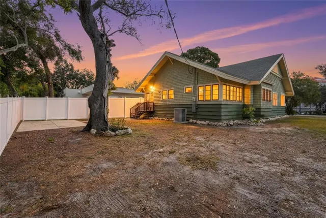 $799,000 | 1550 3rd Avenue West, Bradenton, FL 34205