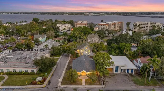 $799,000 | 1550 3rd Avenue West, Bradenton, FL 34205